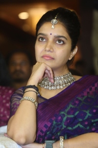 Month Of Madhu Actress Swathi Reddy Saree Pics