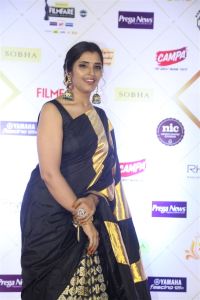 Anchor Shyamala Stills @ Filmfare Awards South 2024 Red Carpet