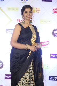 Anchor Shyamala Stills @ Filmfare Awards South 2024 Red Carpet