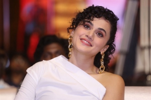 Mishan Impossible Actress Taapsee Pannu New Pictures