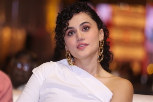 Actress Taapsee Pannu Pictures @ Mishan Impossible Pre Release