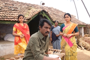 Deepshikha, Cheran, Sri Priyanka in Tamil Kudimagan Movie HD Images