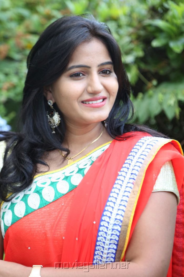 Picture 690435 | Telugu Actress Tanusha Hot in Red Saree Stills | New ...