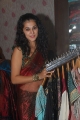 Tapsee Hot Saree Pictures Stills