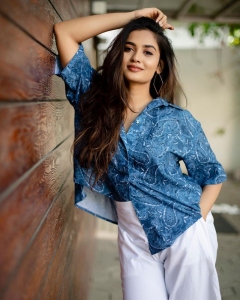 Actress Teju Ashwini Latest Photoshoot Stills