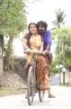 Sarayu, Prajin in Thee Kulikkum Pachai Maram Tamil Movie Stills