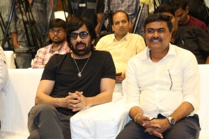 Ravi Teja, Vivek Kuchibhotla @ Tiger Nageswara Rao Thanks Meet Stills