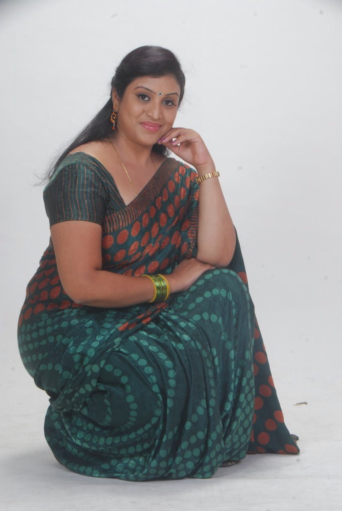 Picture 32134 Uma Telugu Character Artist Saree Photos Stills New Movie Posters