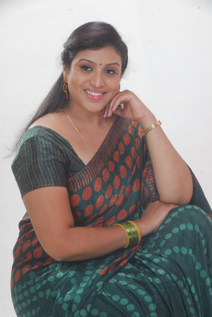 Picture 32135 Uma Telugu Character Artist Saree Photos Stills New Movie Posters