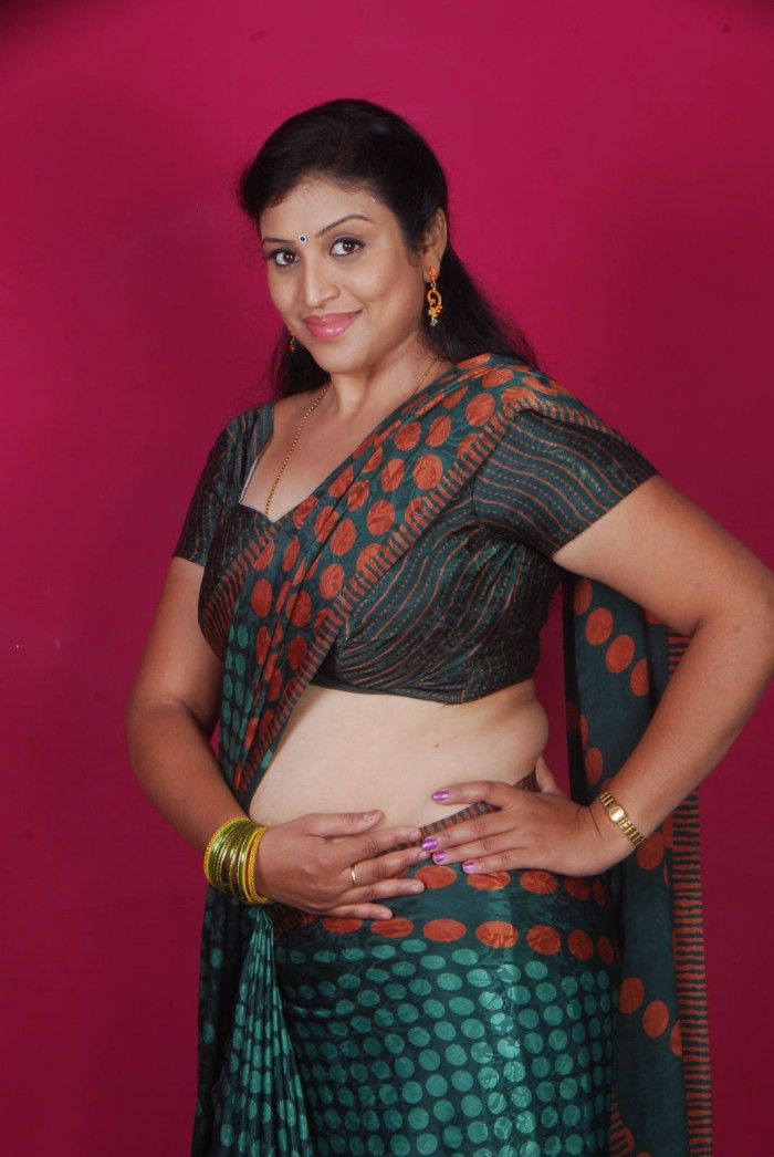 Telugu Supporting Actress Uma Hot Saree Photoshoot Stills