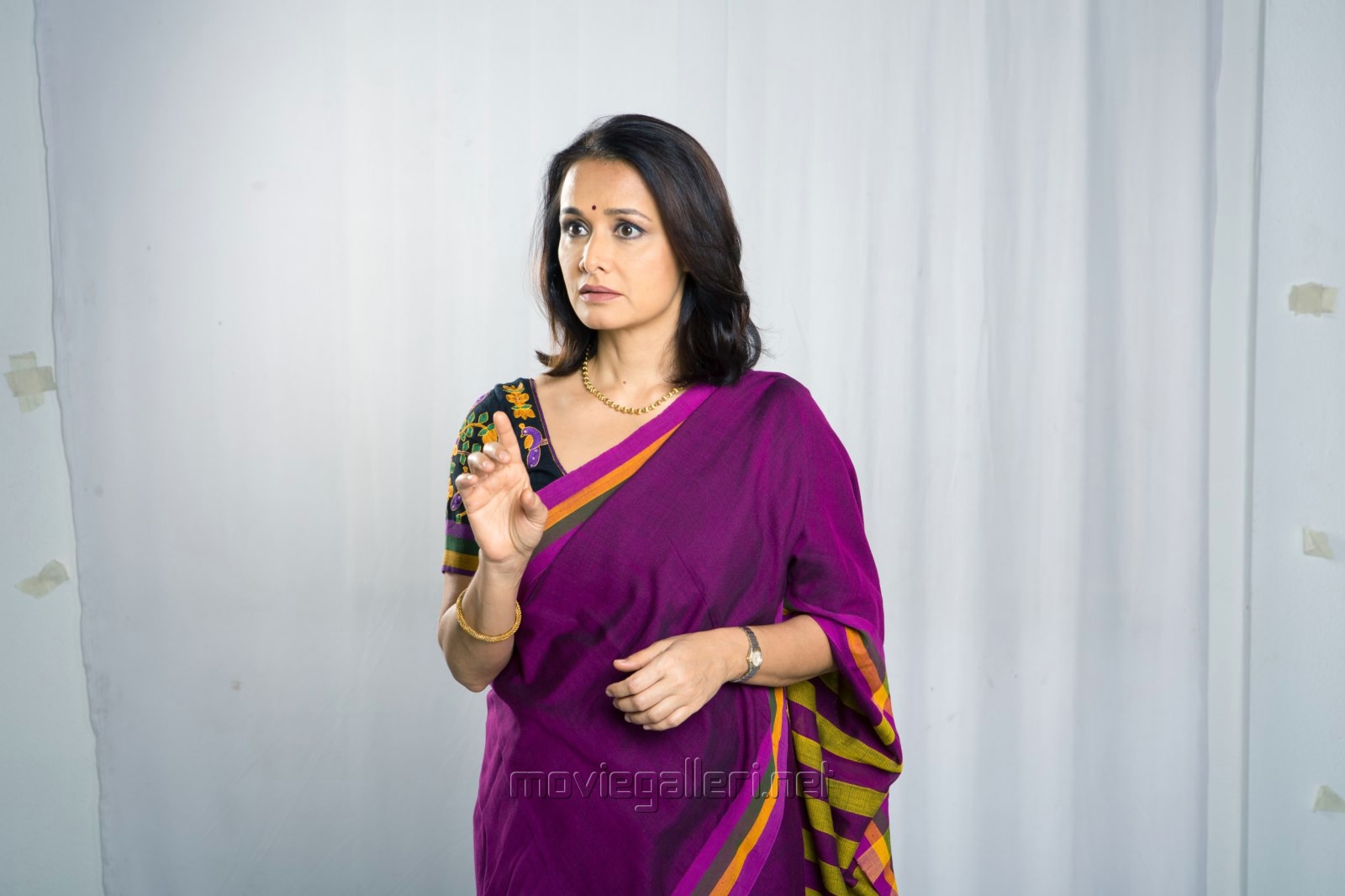 Actress Amala Uyirmei | Uyirmei Zee Tamil Serial Stills ...