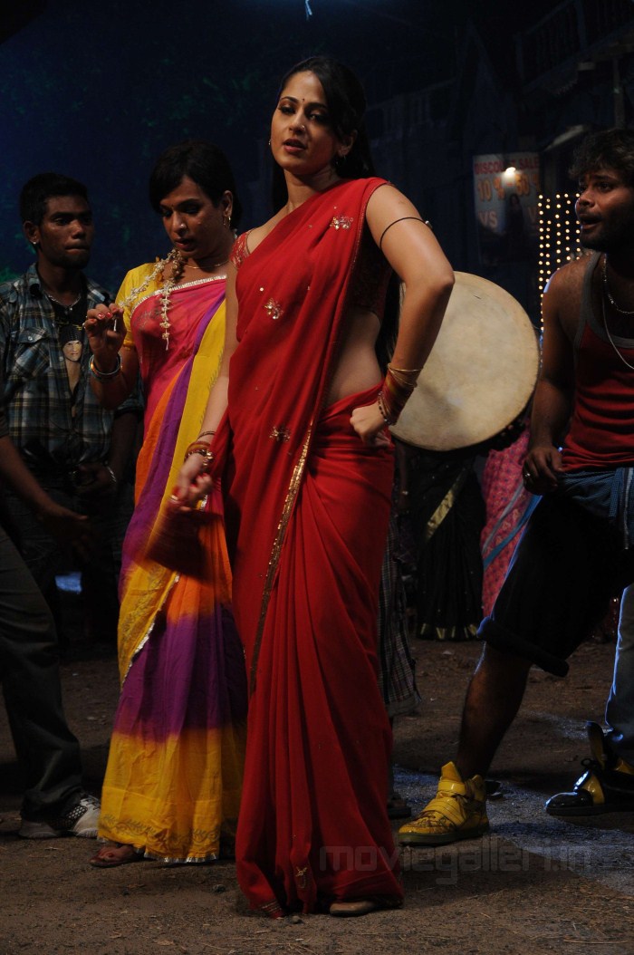 Vaanam Movie Anushka Hot Red Saree Photo Gallery.