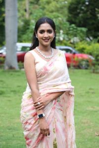 Actress Vaishali Raj Stills @ First Love Song Launch