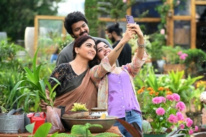 Vijay, Kushboo, Rashmika in Varasudu Movie HD Stills