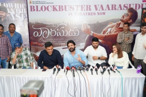 Dil Raju, Vamshi Paidipally, Thaman, Shaam, Sangeetha @ Varasudu Movie Press Meet Vizag Stills