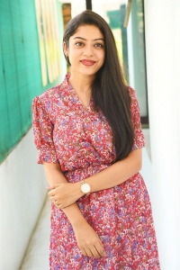 Stand Up Rahul Movie Heroine Varsha Bollamma Interview Pictures
