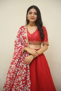 Swathimuthyam Movie Heroine Varsha Bollamma Images