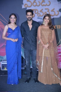 Ritu Varma, Naga Shaurya, Pooja Hegde @ Varudu Kaavalenu Sangeet Function Stills