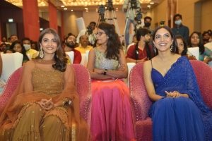 Pooja Hegde, Ritu Varma @ Varudu Kaavalenu Sangeet Function Stills