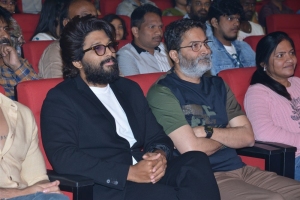 Allu Arjun, Trivikram Srinivas @ Varudu Kavalenu Pre Release Event Stills