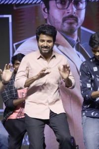 Actor Sivakarthikeyan Dance @ Varun Doctor Pre Release Event Stills