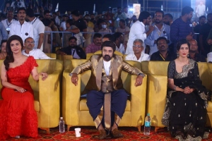 Honey Rose, Balakrishna, Shruti Haasan @ Veera Simha Reddy Pre-Release Event Stills