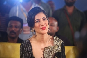 Shruti Haasan @ Veera Simha Reddy Pre-Release Event Stills