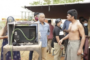 Gautham Vasudev Menon, Simbu in Vendhu Thanindhathu Kaadu Movie Stills