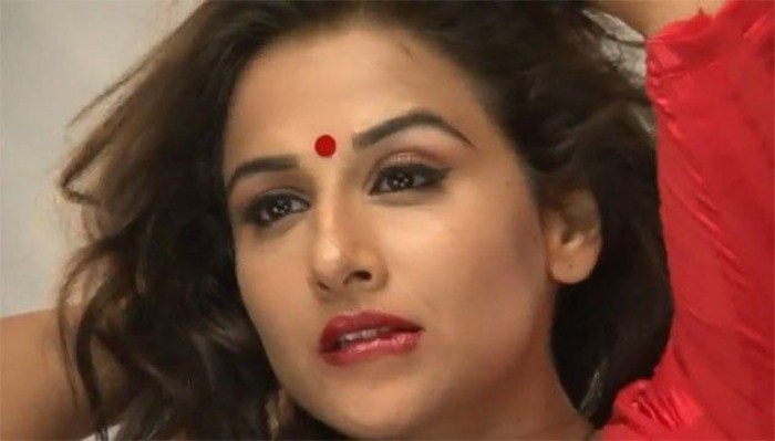 Vidya Balan Latest Hot Saree Photoshoot Dirty Picture Movie | New Movie  Posters