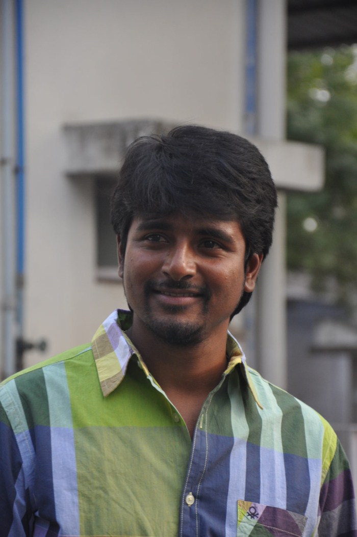 Vijay TV Moderator Sivakarthikeyan Hochzeitsfotos