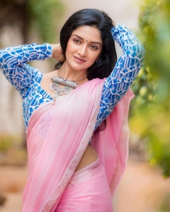 Actress Vimala Raman Latest Saree Photoshoot Images