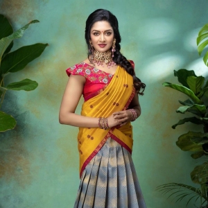 Actress Vimala Raman Latest Saree Photoshoot Images