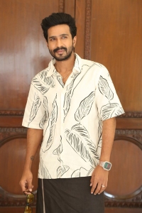 Actor Vishnu Vishal Photos @ Gatta Kusthi Movie Interview