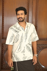 Actor Vishnu Vishal Photos @ Gatta Kusthi Movie Interview