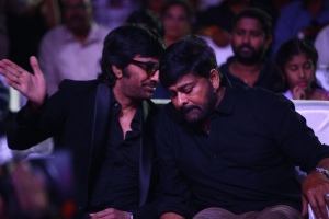 Ravi Teja, Chiranjeevi @ Waltair Veerayya Pre Release Event Vizag Stills