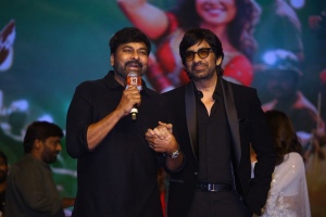 Chiranjeevi, Ravi Teja @ Waltair Veerayya Pre Release Event Vizag Stills