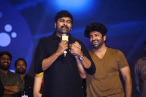 Chiranjeevi, Sekhar VJ @ Waltair Veerayya Pre Release Event Vizag Stills