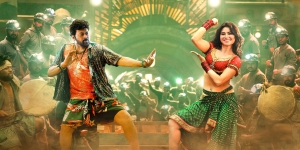 Chiranjeevi, Urvashi Rautela in Waltair Veerayya Movie HD Images