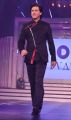 Shah Rukh Khan @ Yash Chopra 81st Birthday Tribute Fashion Show Photos