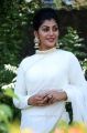 Actress Yaashika Anand HD Images in White Saree