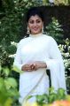 Actress Yashika Anand HD Images in White Saree