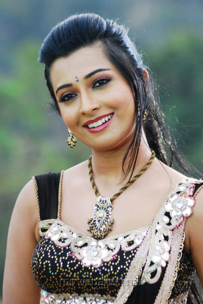 Radhika Pandit's profile