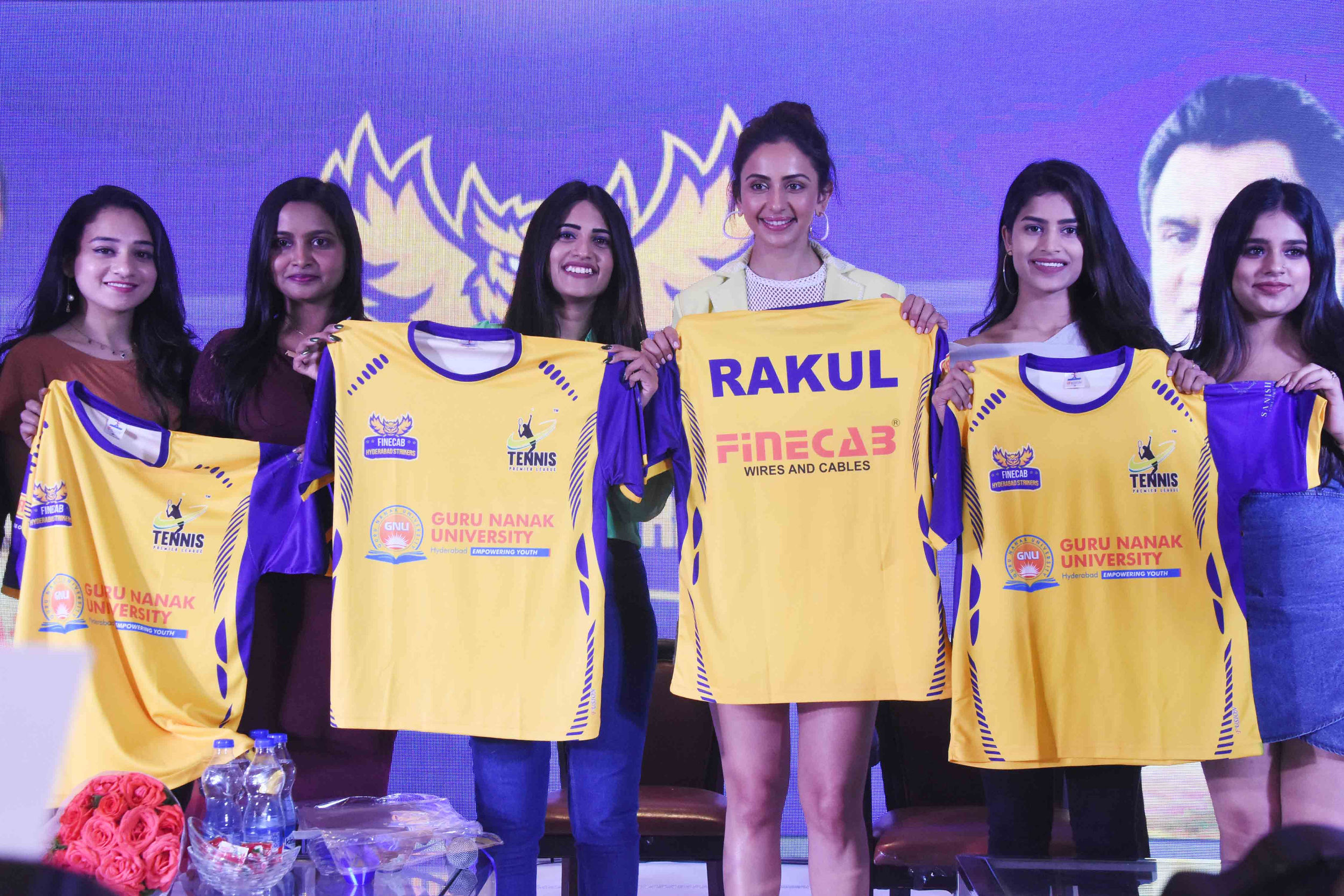 Rakul Preet Singh Unveils Hyderabad Strikers Team Jersey Photos 5448