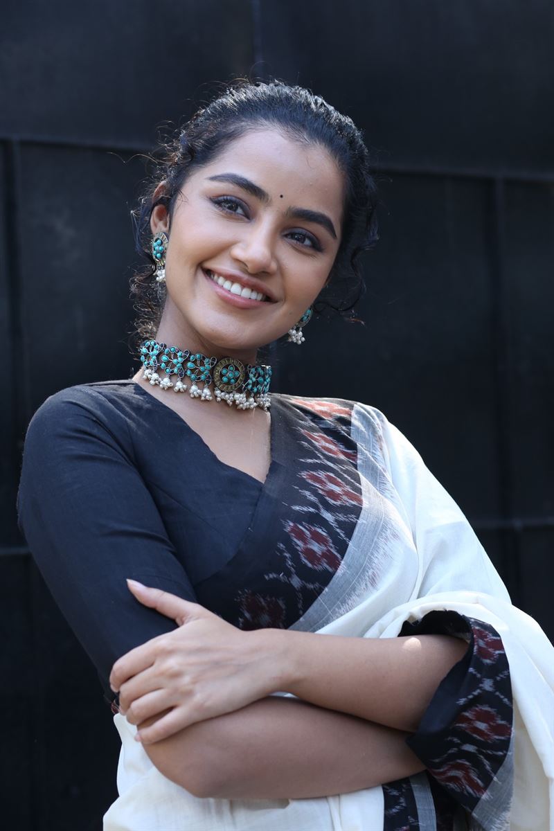 Actress Anupama Parameswaran Stills @ 18 Pages Movie Interview